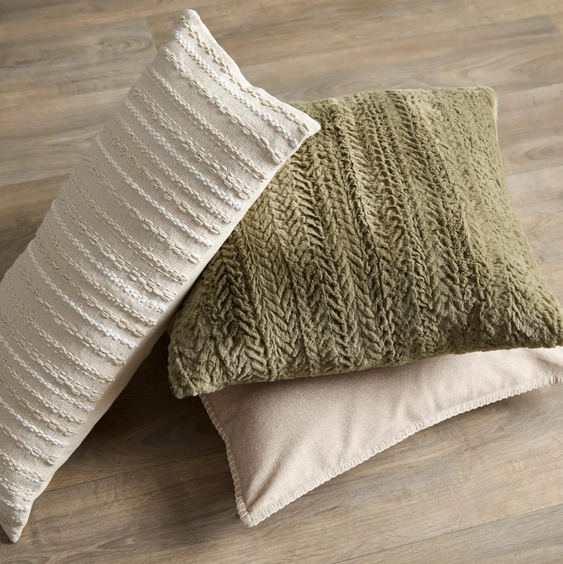 Brown Set of 2 Ellyn Decorative Pillow