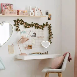 LED Heart-Shaped Table Mirror