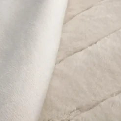 Oatmeal Cougar Faux Fur Throw