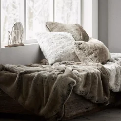 Wolf Faux Fur Throw
